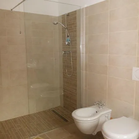 Le Lasarde Venasca Room photo