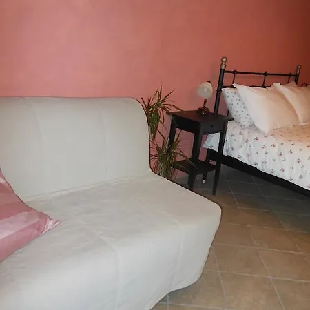 Le Lasarde Venasca Room photo